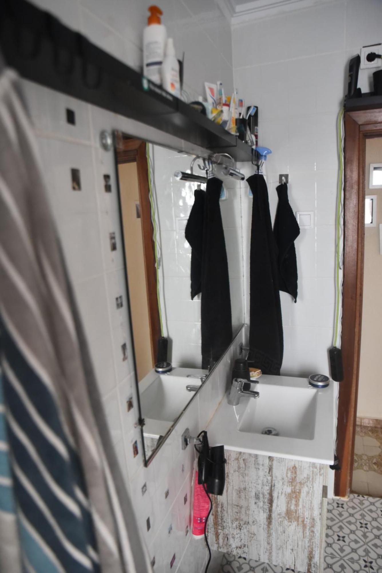 Grosses Modernes Zimmer "Silber" Fuer 2 Personen Und Katzenliebhaber Valencia Luaran gambar