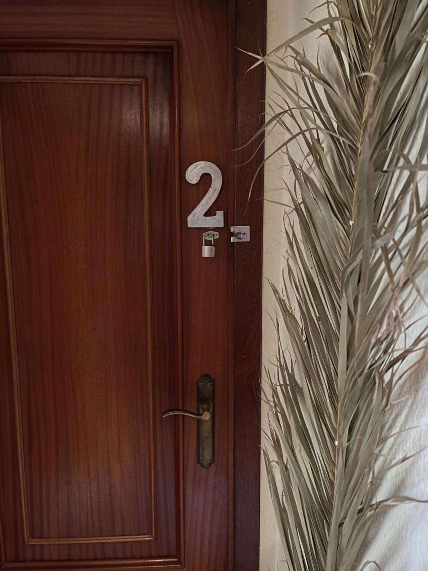 Grosses Modernes Zimmer "Silber" Fuer 2 Personen Und Katzenliebhaber Valencia Luaran gambar